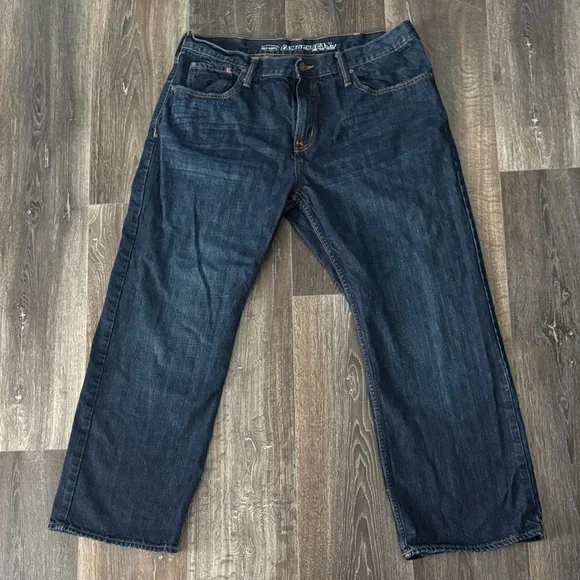 Men's Relaxed Fit Denim Jeans - Picture 3 of 6